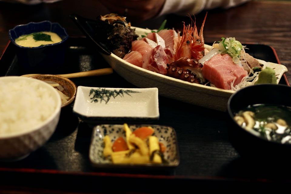 ごはん処一歩・刺身定食